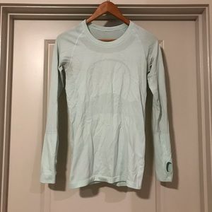 Lululemon long sleeve swiftly. Size 6